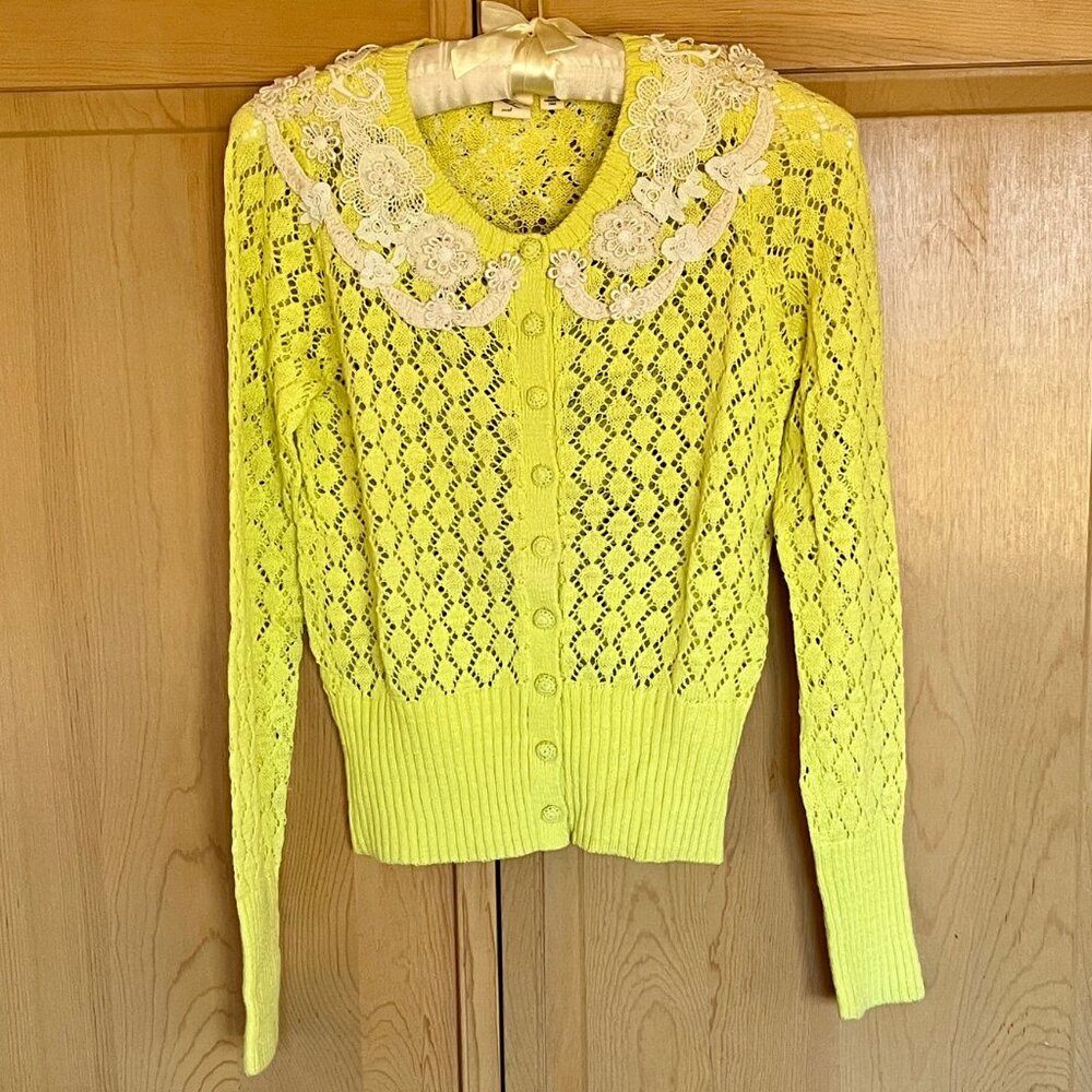 Vintage look lemon yellow cardigan with lace collar